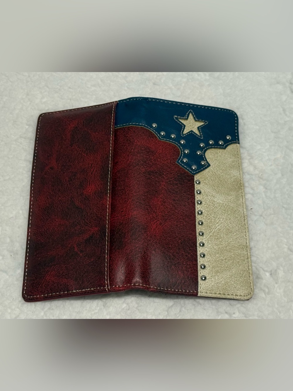 ❤️SOLD❤️ Rustic Red, White & Blue Texas inspired Studded Leather Wallet - Picture 5 of 5